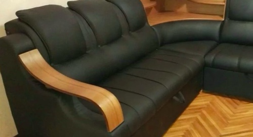 Перетяжка кожаного дивана. Карасук